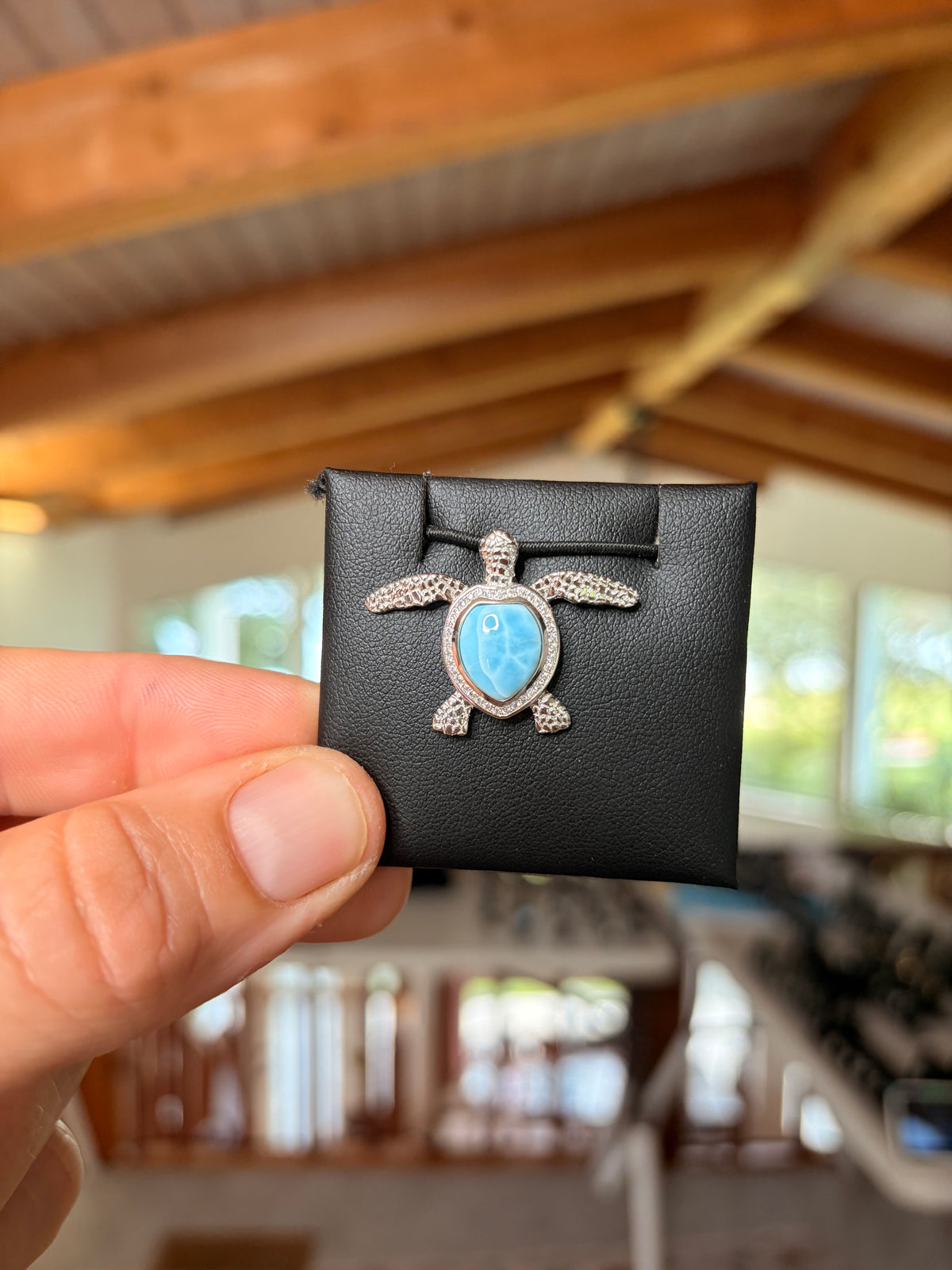 Sea Turtle Pendant Larimar, 