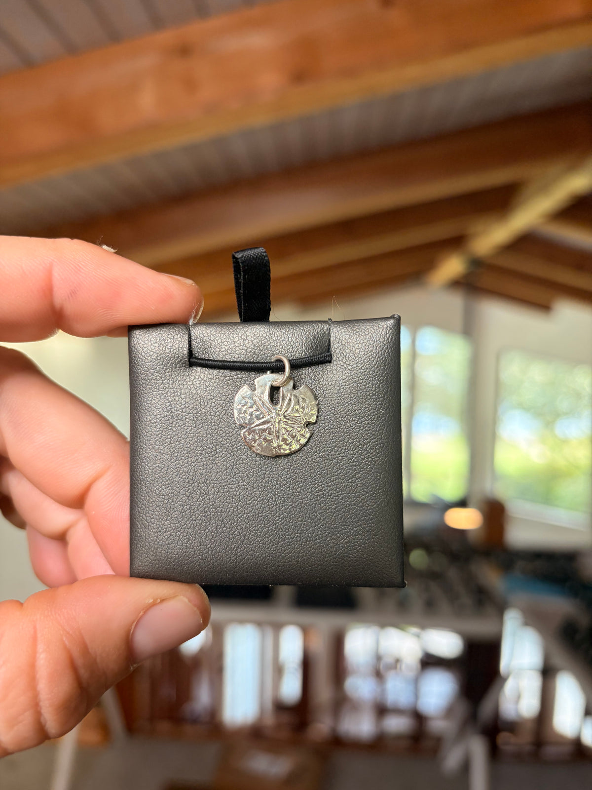 Sand Dollar Pendant (Simple), 