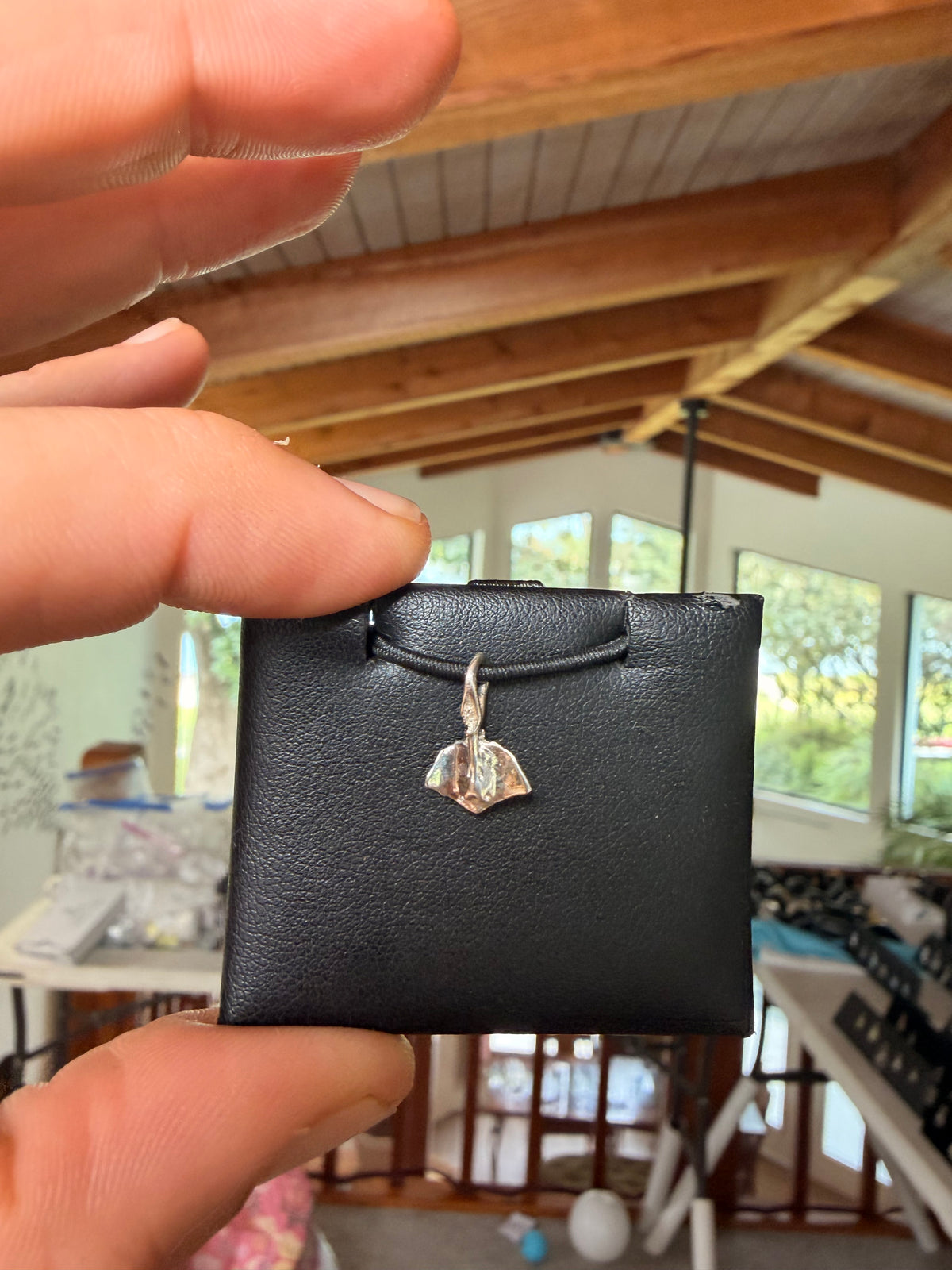 Stingray Pendant (Dainty), 