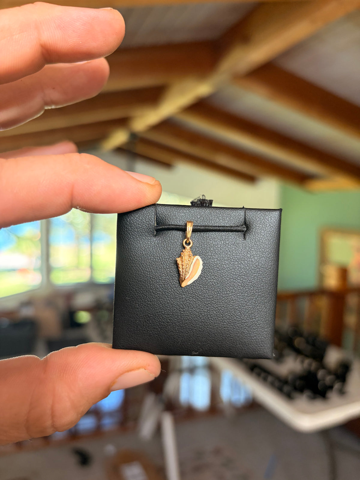 Conch Pendant 14k (Enamel), Solid 14K Gold